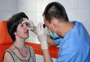 Прокалывание носа при гайморите: показания, противопоказания и возможные осложнения